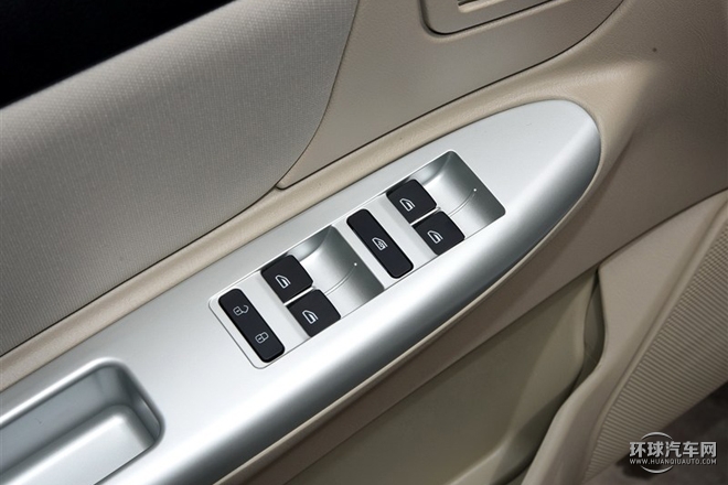 2015款 1.5L 手動進取型