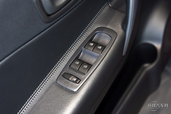 2015款 2.0L 兩驅(qū)標準版