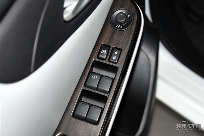 2015款 1.8T 自動智尊型