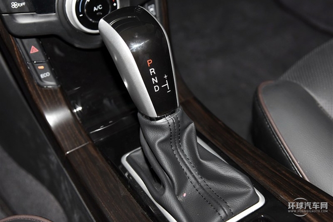 2015款 1.8T 自動智尊型