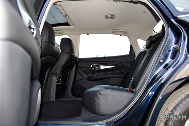 2015款 Q70L 2.5L 精英版