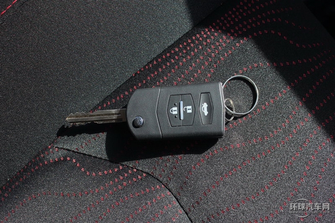 2015款 1.5L 手動豪華型