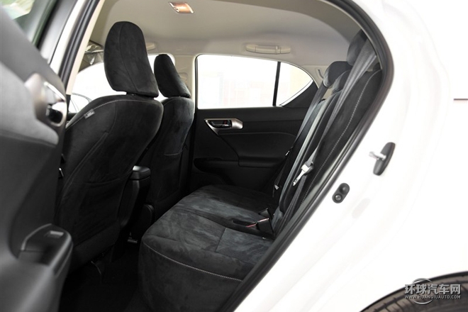 2015款 CT200h 暗夜騎士版