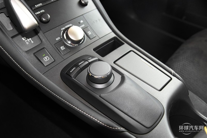 2015款 CT200h 暗夜騎士版