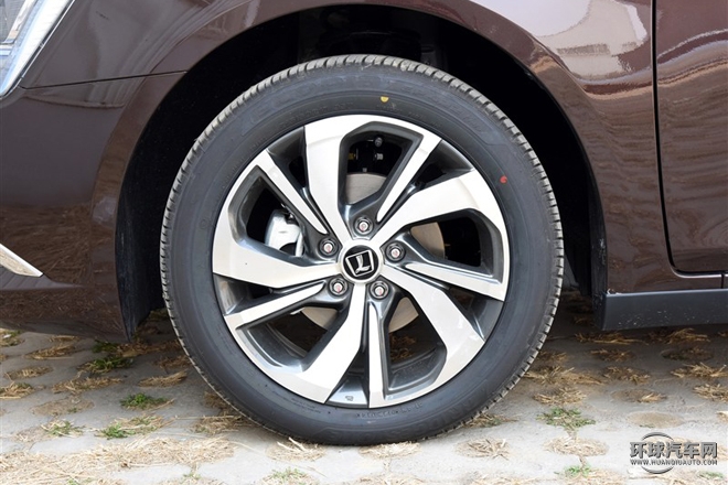 2015款 1.8T 自動旗艦型