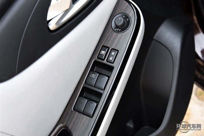 2015款 1.8T 自動旗艦型