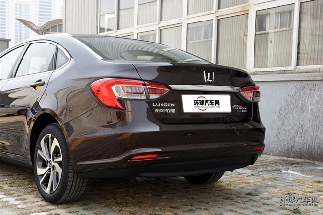 2015款 1.8T 自動旗艦型