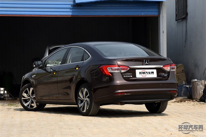 2015款 1.8T 自動旗艦型