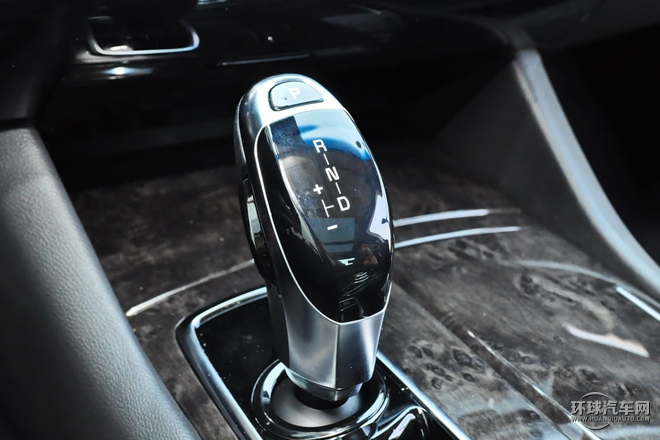 2015款 3.8L 旗艦版