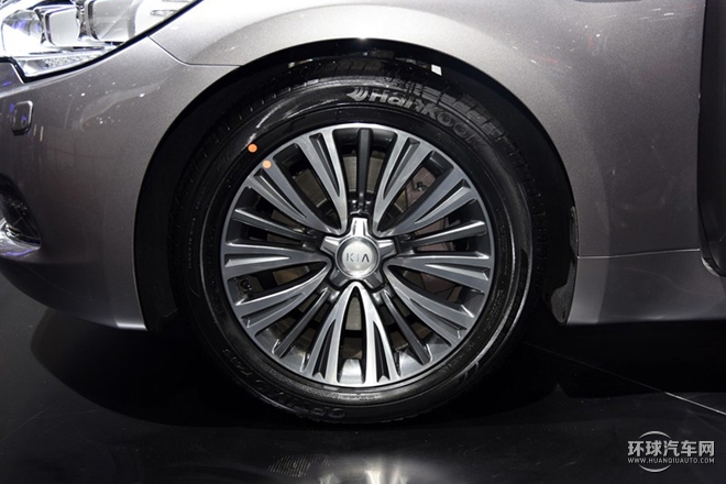 2015款 3.8L 尊貴版