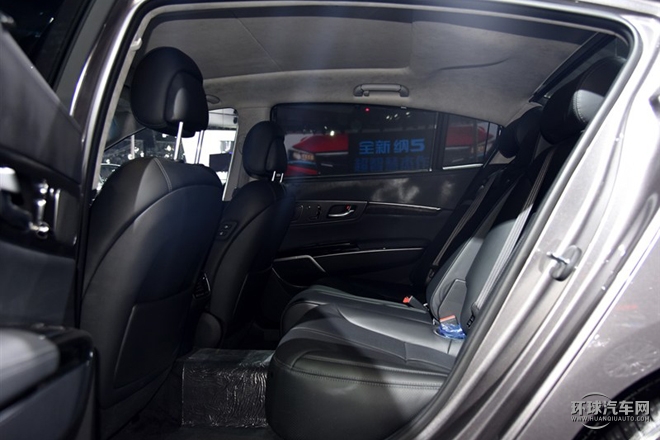 2015款 3.8L 尊貴版