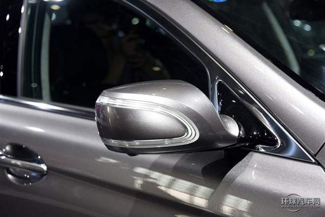 2015款 3.8L 尊貴版