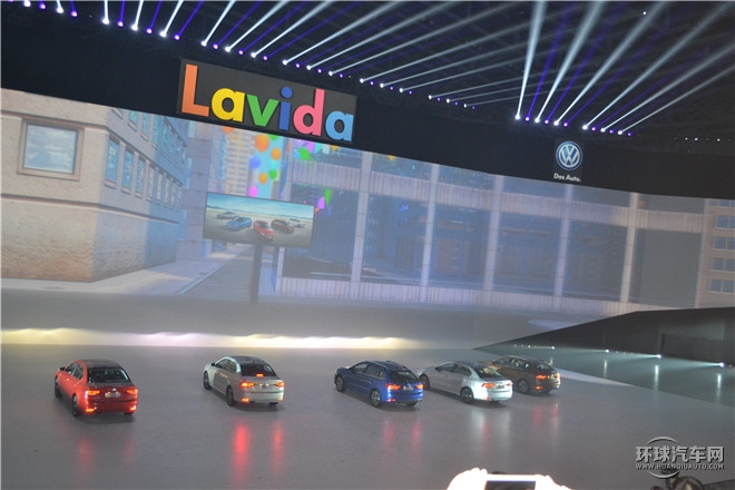 2015款  230TSI 手動(dòng)豪華版