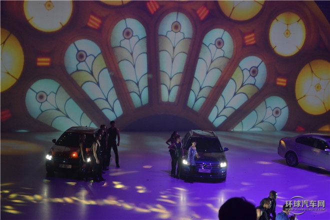 2015款  230TSI 手動(dòng)豪華版