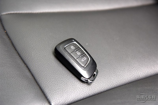 2015款 2.0L 手動閱兵版