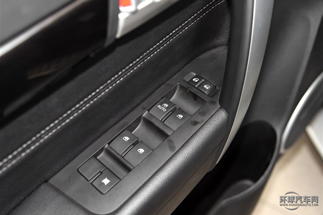 2015款 2.4L 四驅旗艦版 7座