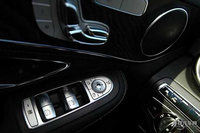 2015款 C 300 L 運動型