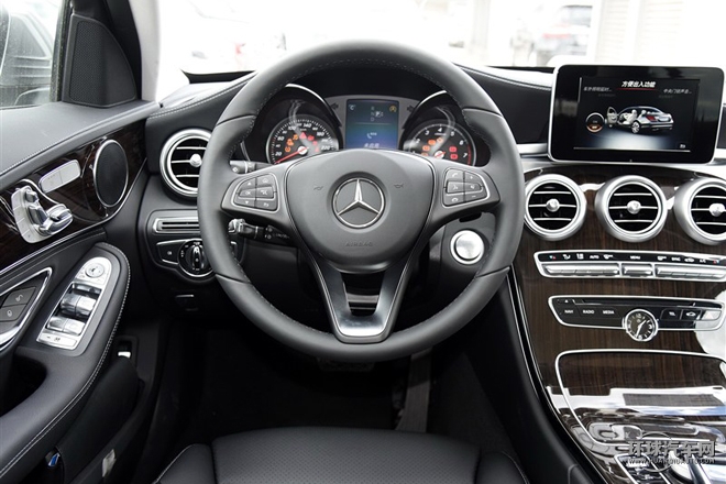 2015款 C 200 L 4MATIC 運(yùn)動(dòng)版