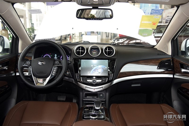 2015款 2.0T 四驅(qū)尊貴型