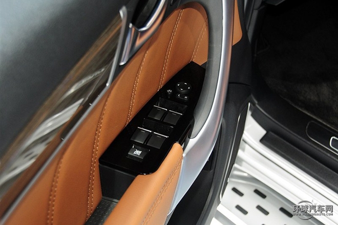 2015款 2.0T 超豪華型 7座