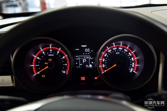 2015款 1.6L 自動兩驅致炫版