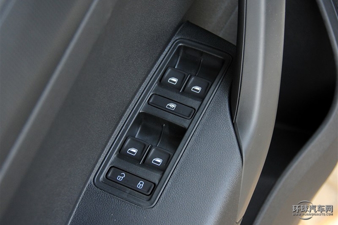 2015款 1.6L 手動風尚型