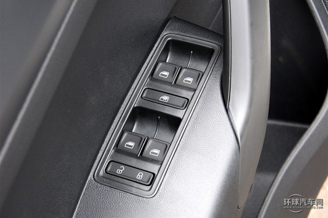 2015款 1.6L 自動風尚型