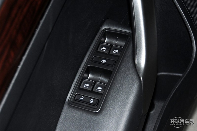 2015款 1.6L 自動豪華型