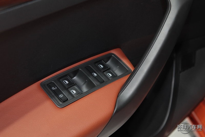 2015款 230TSI DSG豪華型