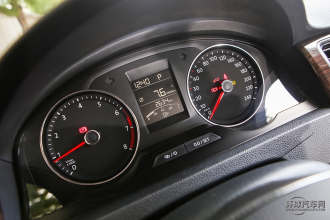 2015款 230TSI DSG豪華型