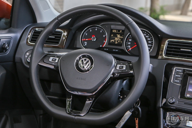 2015款 230TSI DSG豪華型