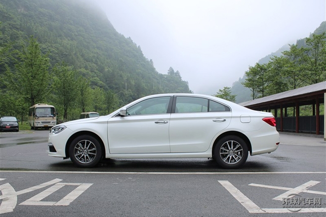 2015款 2.4L 自動旗艦型