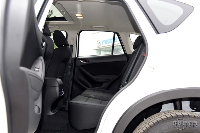 2015款 2.0L 自動(dòng)兩驅(qū)都市型