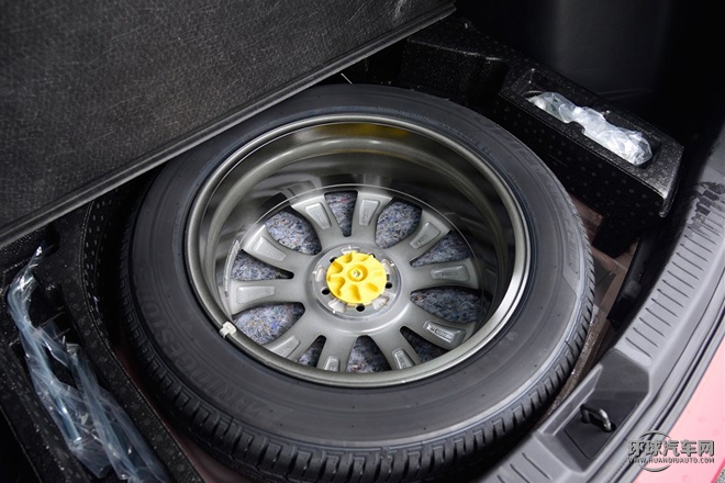 2015款 2.5L 自動(dòng)四驅(qū)旗艦型