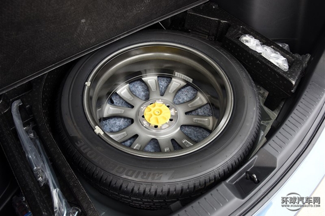 2015款 2.5L 自動四驅尊貴型