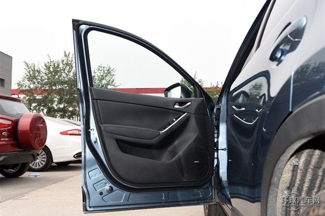 2015款 2.5L 自動(dòng)四驅(qū)尊貴型