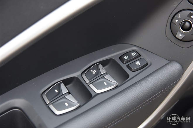 2015款 2.0T 自動兩驅舒適型 5座