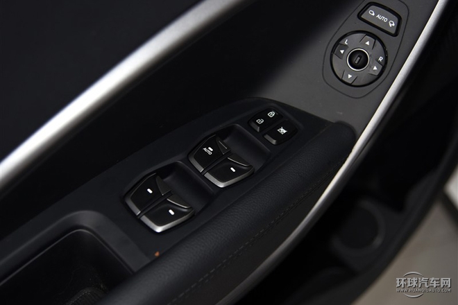 2015款 2.0T 自動(dòng)兩驅(qū)智能型 5座