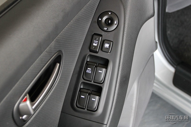 2015款 1.6L 手動舒適型