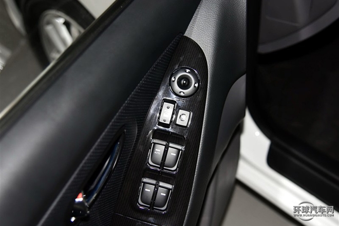 2015款 1.6L 自動(dòng)豪華型