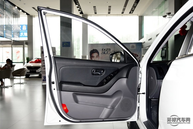 2015款 1.6L 自動豪華型