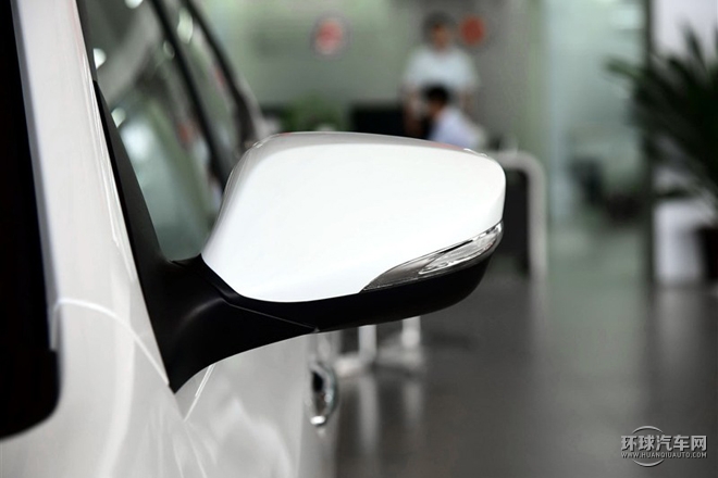 2015款 1.6L 自動豪華型