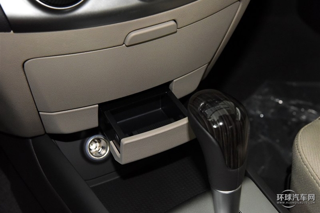 2015款 1.6L 自動(dòng)舒適型