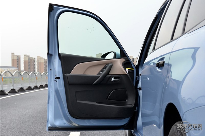 2015款 Grand 1.6T 時尚型 7座