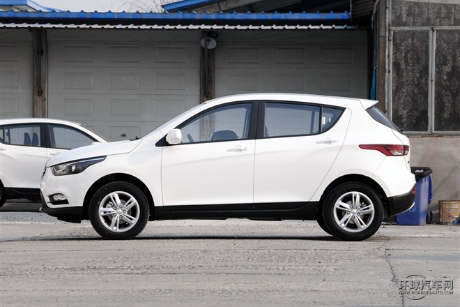 2015款 1.5L 手動標(biāo)準(zhǔn)型