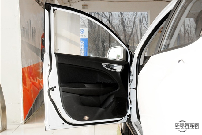 2015款 1.5L 手動豪華導航型