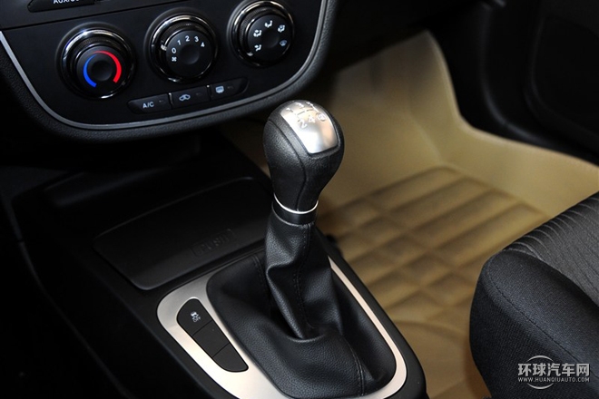 2015款 1.5L 手動豪華導航型