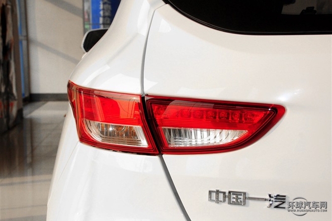 2015款 1.5L 手動豪華導航型