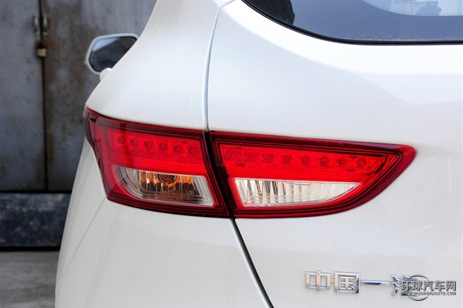 2015款 1.5L 手動豪華型