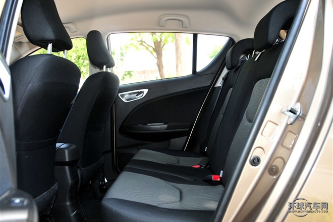 2015款 1.5L 手動舒適型